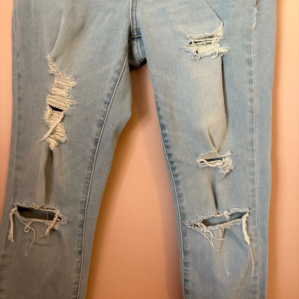 💙Aeropostale High Rise Jeggings with Distressed Details - Picture 2 of 6